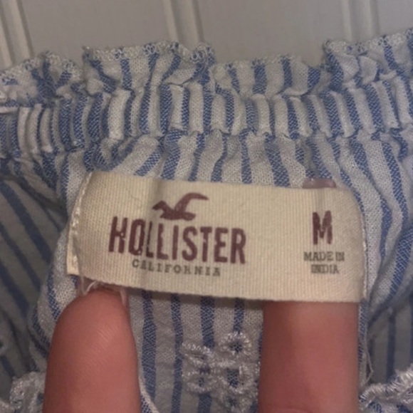 Hollister Off the Shoulder Short Sleeve Blouse - Picture 3 of 4